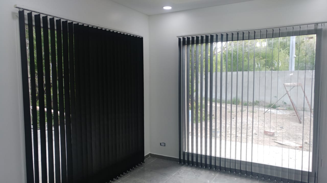 Cortina Bandas Verticales Sun Screen