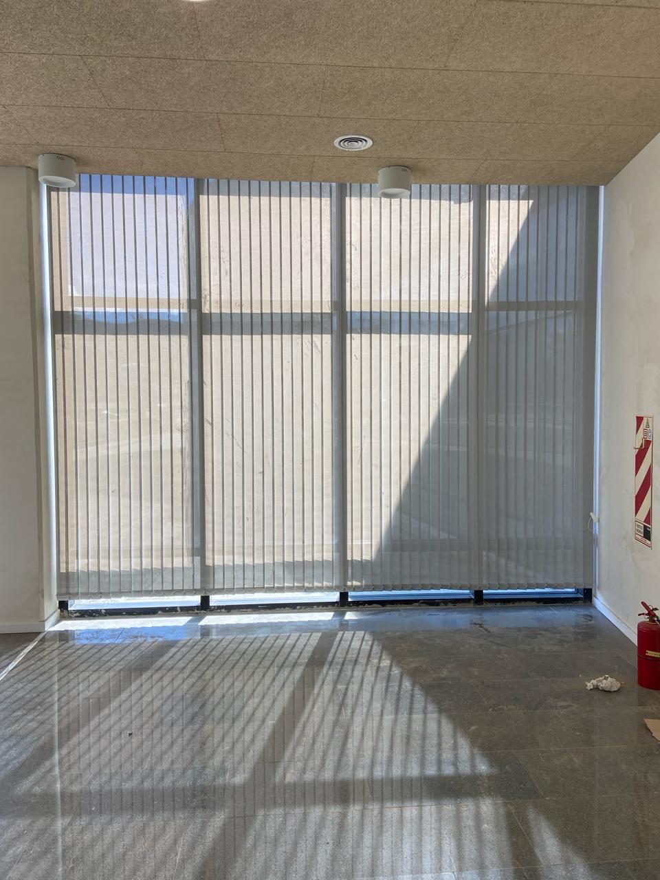 Cortina Bandas Verticales Sun Screen