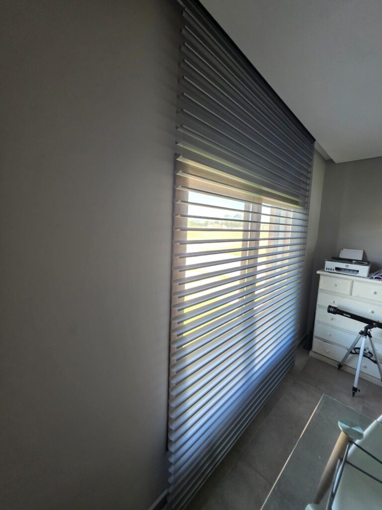 Cortinas Shangri-La Motorizadas 3 Referencia del paso de luz en un ambiente para elegir Cortinas Shangri-La Motorizadas